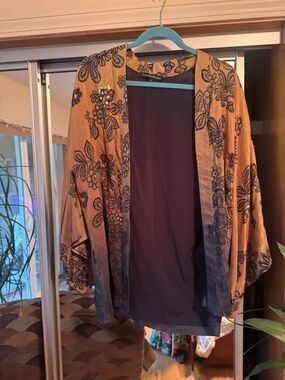 Charlie Brown Floral Embroidered Kimono - Tan & Navy